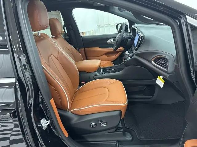 2026 Chrysler Pacifica Pinnacle AWD