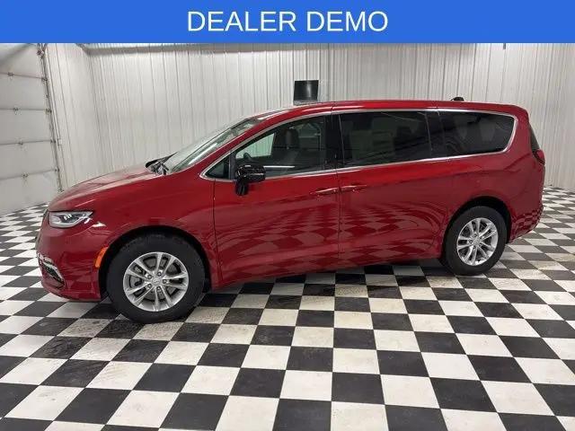 2026 Chrysler Pacifica Select AWD for sale in Rochester, MN