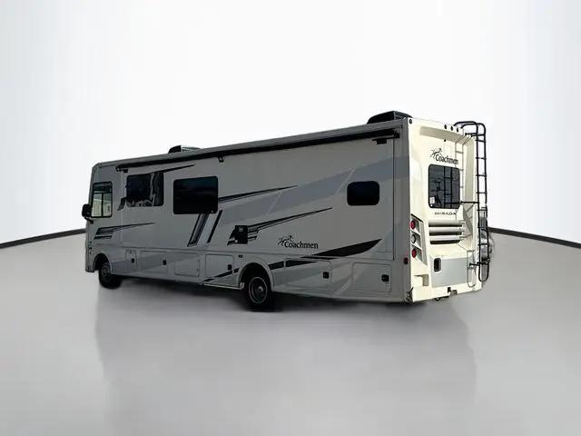 2022 Ford F-53 Base