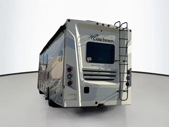 2022 Ford F-53 Base