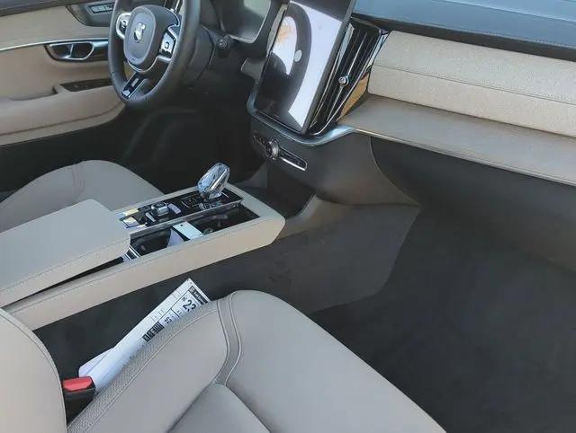 2026 Volvo XC90 Plus, B6 AWD Gas (mild hybrid), Gasoline, Bright, 7 Seats