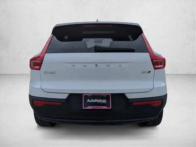 2026 Volvo XC40 Plus, B5 AWD Gas (mild hybrid), Dark