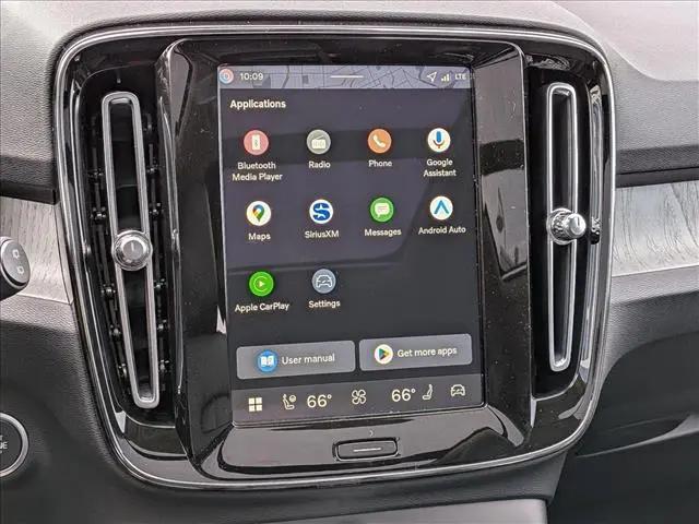 2026 Volvo XC40 Plus, B5 AWD Gas (mild hybrid), Dark