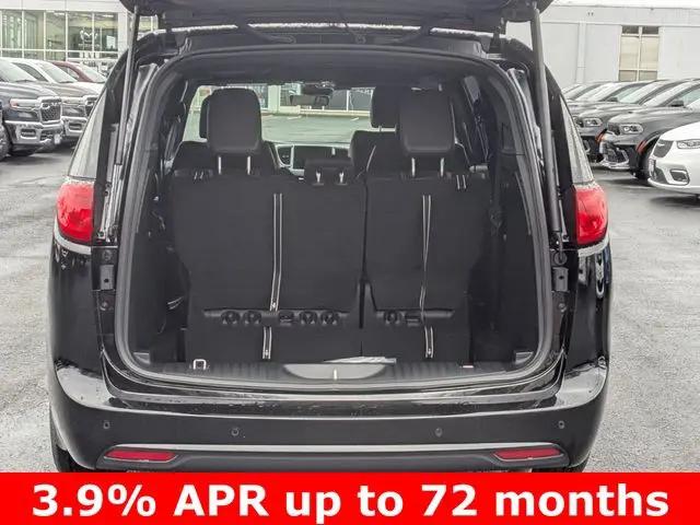 2026 Chrysler Voyager LX