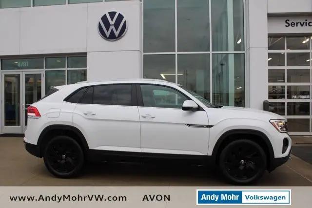 2026 Volkswagen Atlas Cross Sport SE with Technology