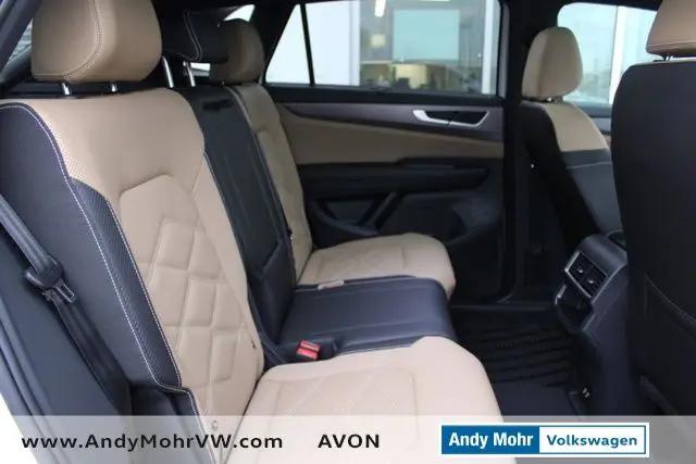 2026 Volkswagen Atlas Cross Sport SE with Technology