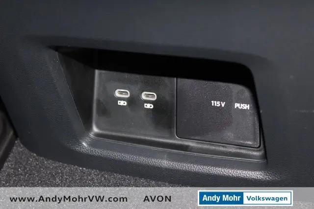 2026 Volkswagen Atlas Cross Sport SE with Technology