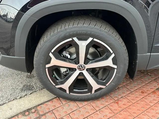 2026 Volkswagen Taos SEL