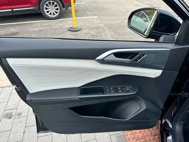 2026 Volkswagen Taos SEL
