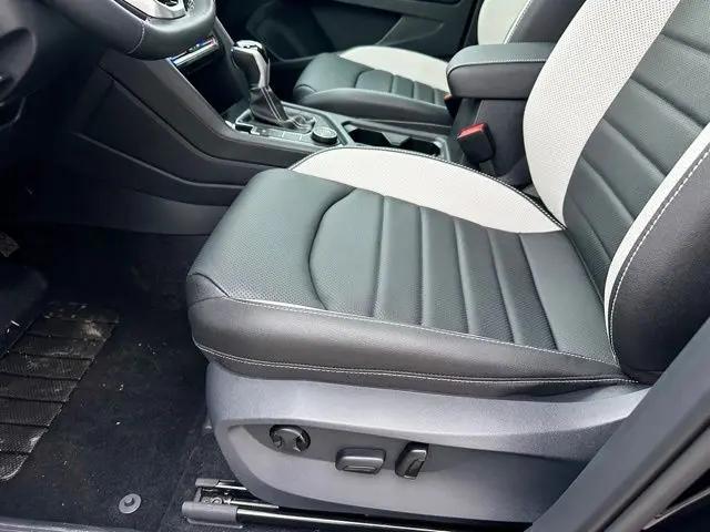 2026 Volkswagen Taos SEL