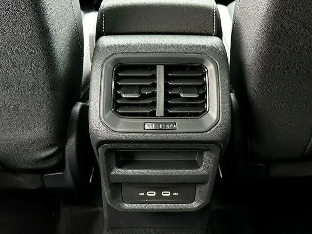 2026 Volkswagen Taos SEL