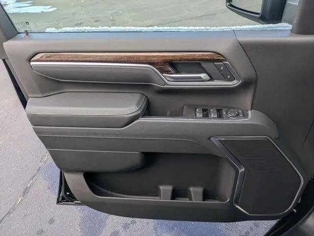 2026 GMC Sierra 2500HD Crew Cab, Standard Bed, SLE, 4WD