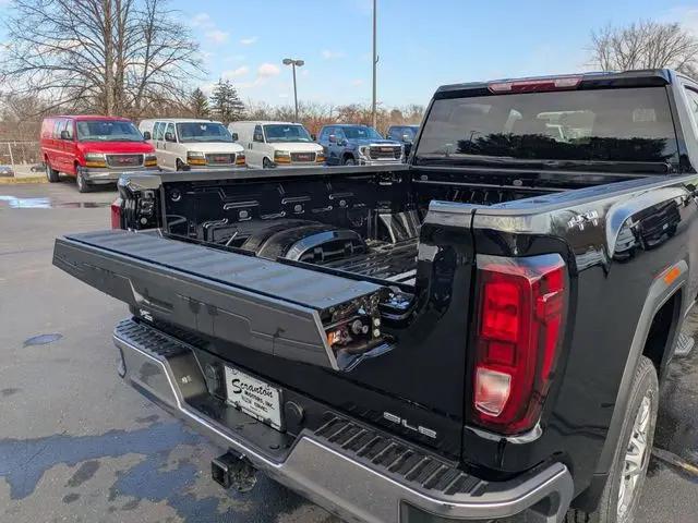 2026 GMC Sierra 2500HD Crew Cab, Standard Bed, SLE, 4WD