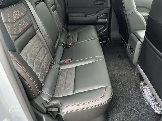 2026 Nissan Frontier Crew Cab Long Bed PRO-4X 4x4