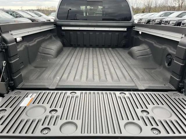 2026 Nissan Frontier Crew Cab Long Bed PRO-4X 4x4