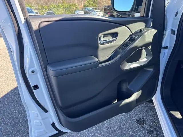 2026 Nissan Frontier Crew Cab SV 4x4