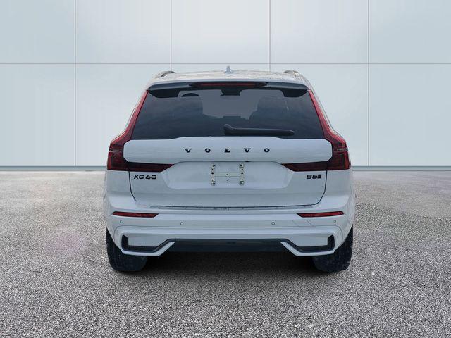 2026 Volvo XC60 B5 Ultra Black Edition
