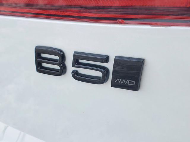 2026 Volvo XC60 B5 Ultra Black Edition