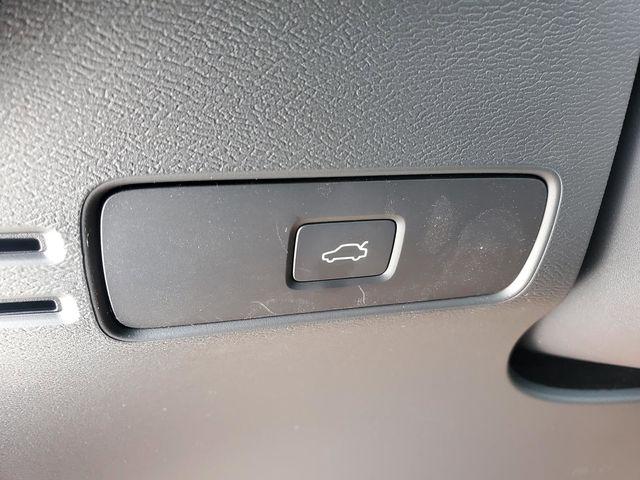 2026 Volvo XC40 B5 Ultra Black Edition