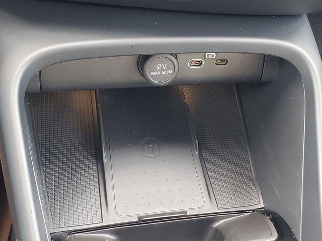 2026 Volvo XC40 B5 Ultra Black Edition