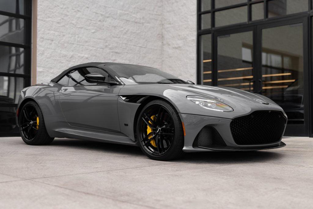 /2022 Aston-Martin DBS
