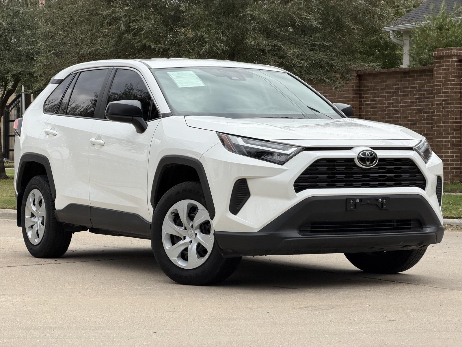 2023 Toyota RAV4 LE