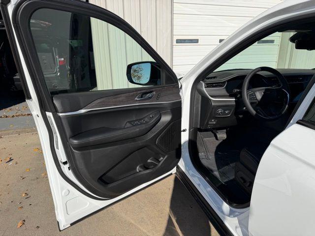 2025 Jeep Grand Cherokee L Limited 4x4