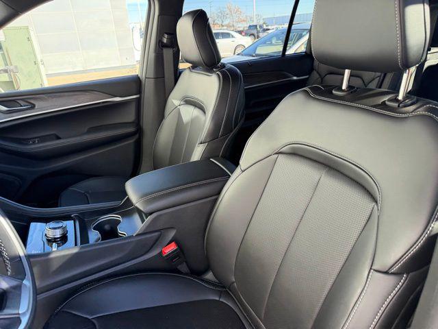 2025 Jeep Grand Cherokee L Limited 4x4