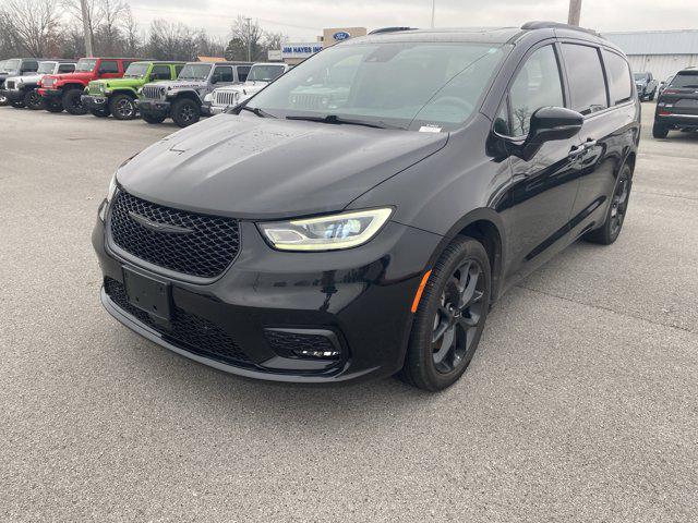 2022 Chrysler Pacifica Limited AWD