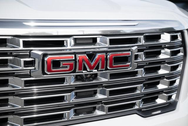 2026 GMC Acadia Denali FWD