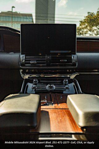 2023 Lincoln Navigator Standard