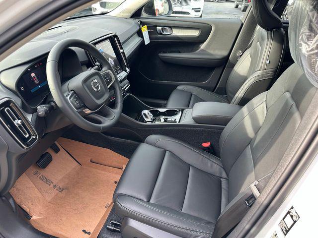 2026 Volvo XC40 B5 Ultra