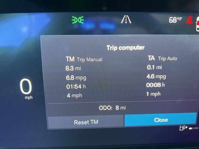 2026 Volvo XC40 Plus, B4 FWD Gas (mild hybrid), Dark