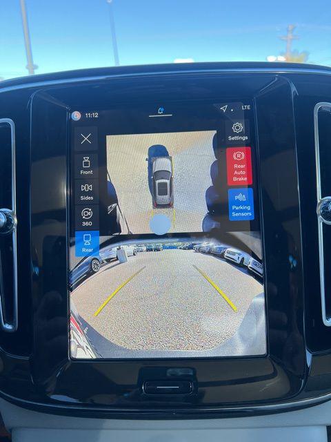 2026 Volvo XC40 Plus, B4 FWD Gas (mild hybrid), Dark