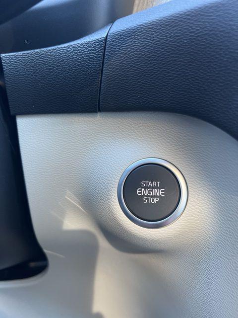 2026 Volvo XC40 Plus, B4 FWD Gas (mild hybrid), Dark