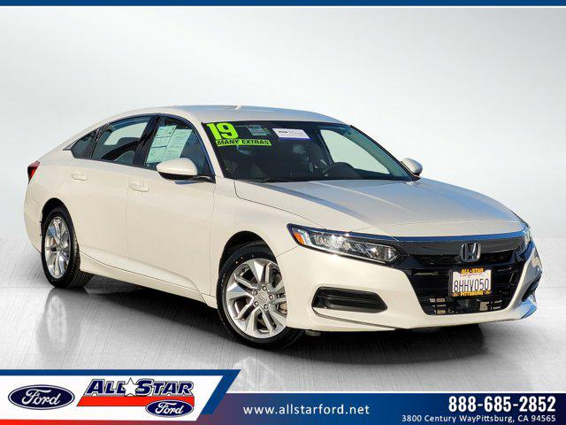 2019 Honda Accord LX's photo