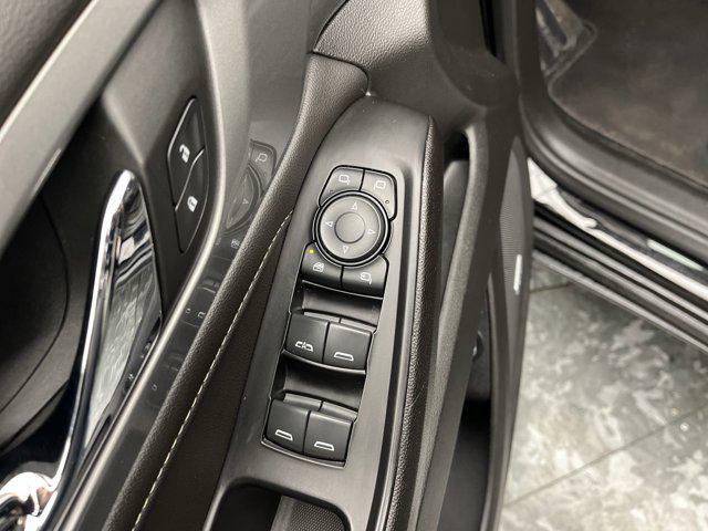 2023 Chevrolet Traverse AWD LT Leather