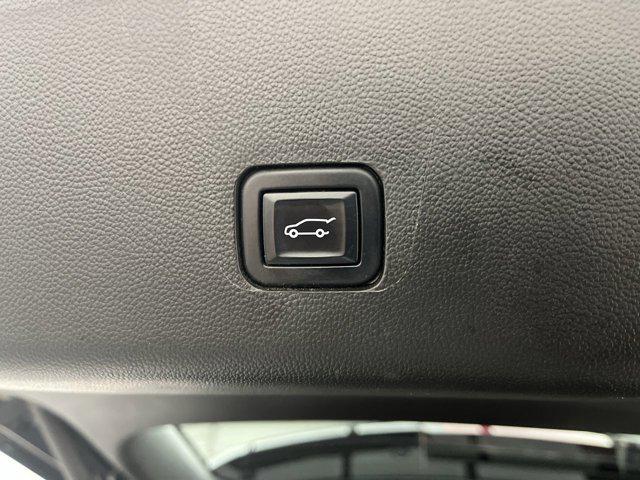 2023 Chevrolet Traverse AWD LT Leather