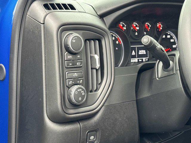 2026 Chevrolet Silverado 1500 4WD Crew Cab Standard Bed Custom