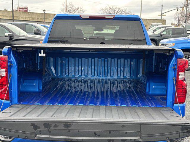 2026 Chevrolet Silverado 1500 4WD Crew Cab Standard Bed Custom