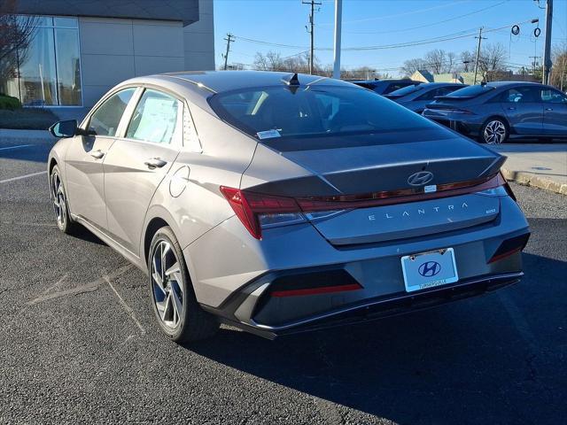 2025 Hyundai Elantra Hybrid Limited
