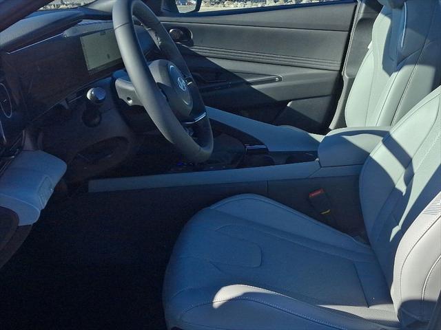 2025 Hyundai Elantra Hybrid Limited
