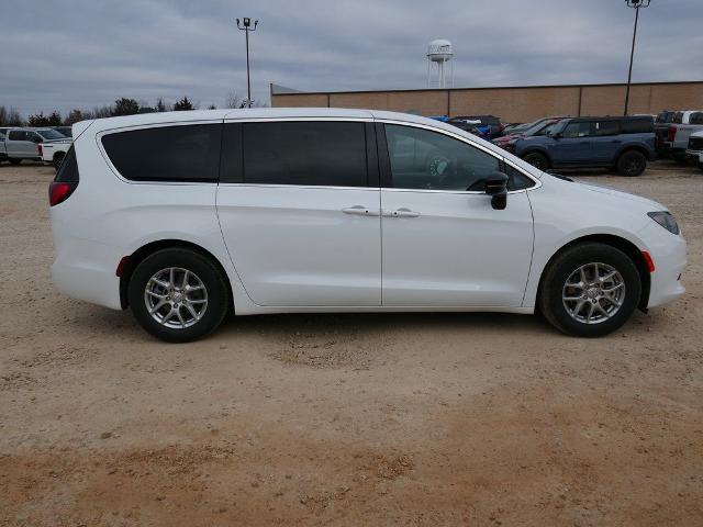2026 Chrysler Voyager VOYAGER LX