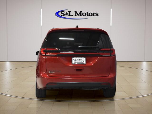 2026 Chrysler Pacifica Select