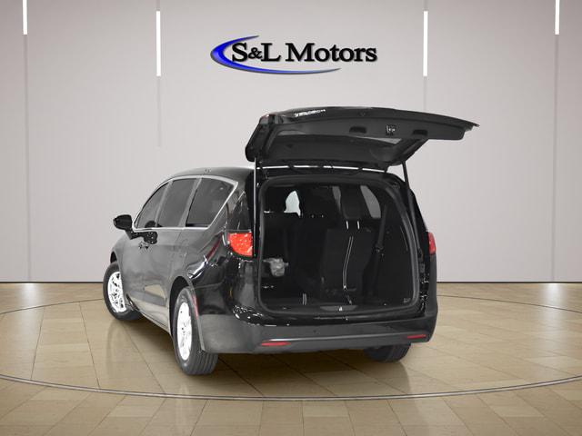 2026 Chrysler Voyager LX