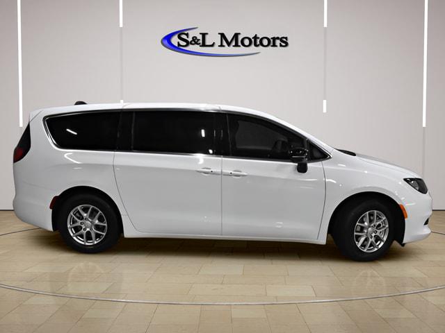 2026 Chrysler Voyager LX
