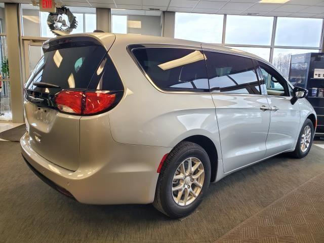 2026 Chrysler Voyager VOYAGER LX