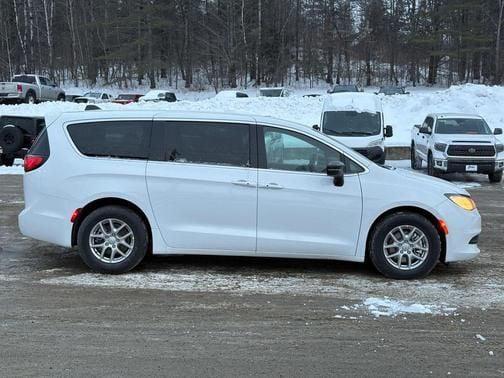 2026 Chrysler Voyager VOYAGER LX