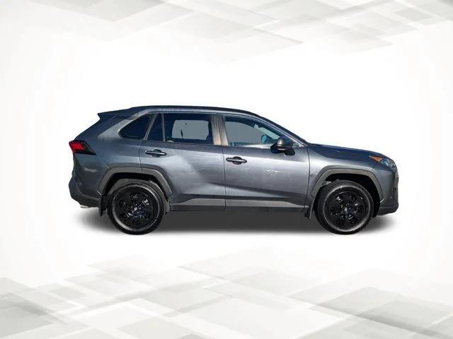 2021 Toyota RAV4 LE 2021 Toyota RAV4 LE