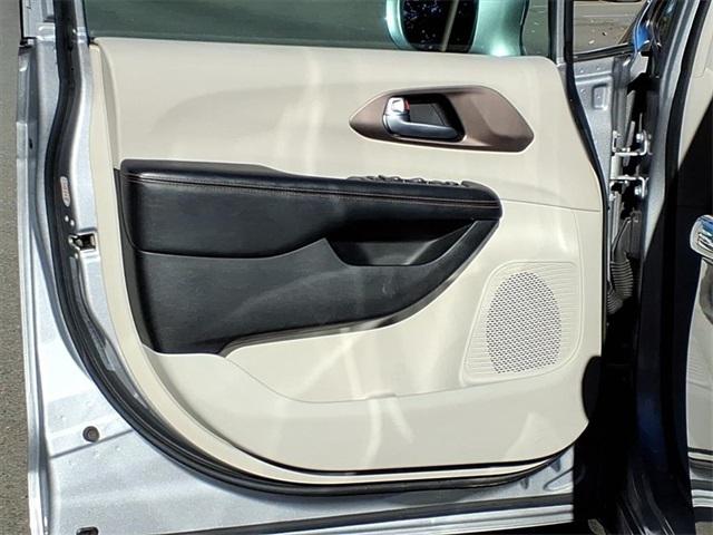 2018 Chrysler Pacifica Touring L 2018 Chrysler Pacifica Touring L